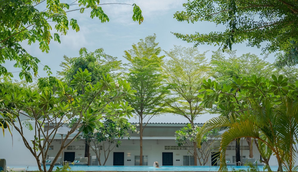 ANGKOR ELYSIUM SUITE 43/50