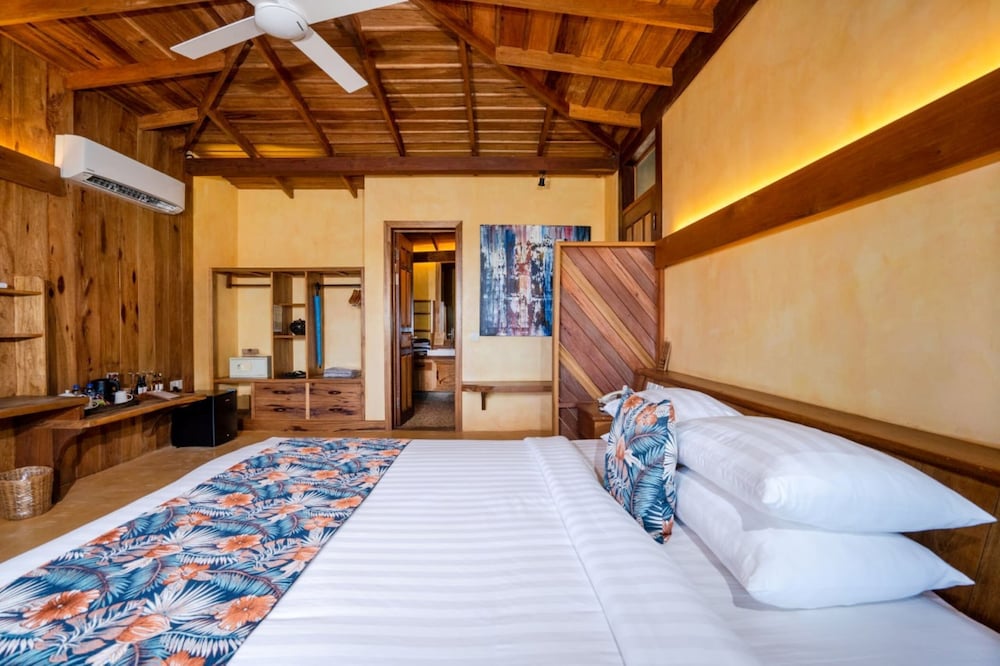 Retreat, Sunset, King Bed, Balcony