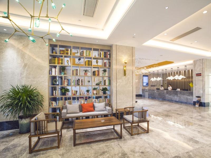 GreenTree Eastern Hotel Hainan Free Trade Port Jiangdong New District Meilan Airport 40/43