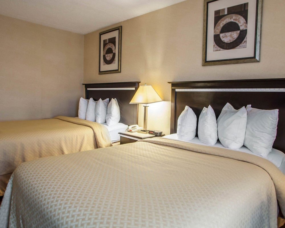 Quality Inn Aurora Naperville Area 13/41