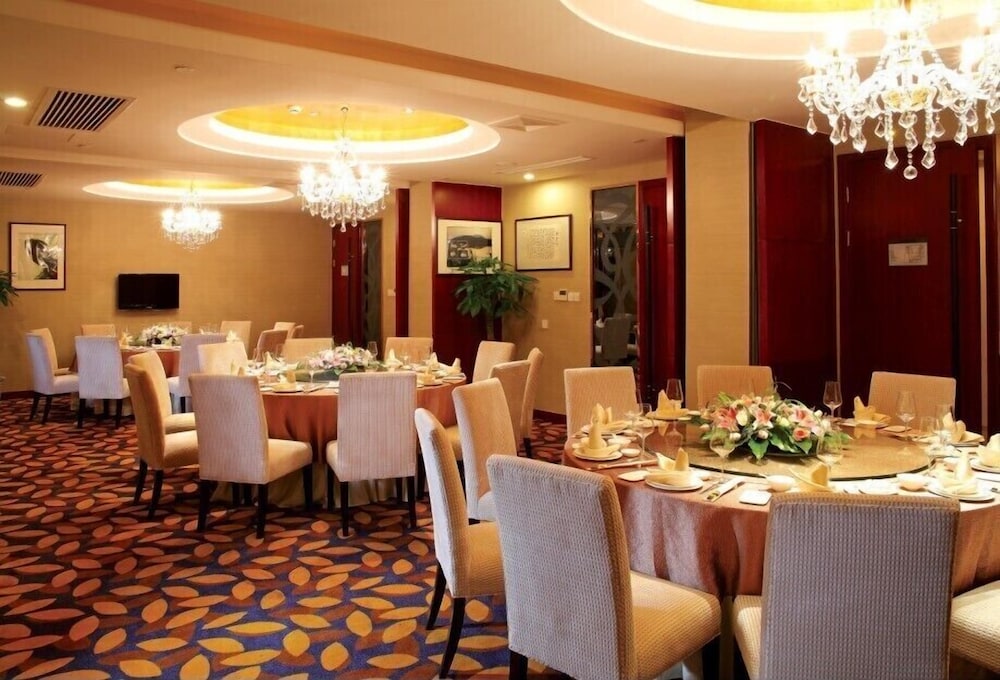 Yuloon Hotel Shanghai 29/35