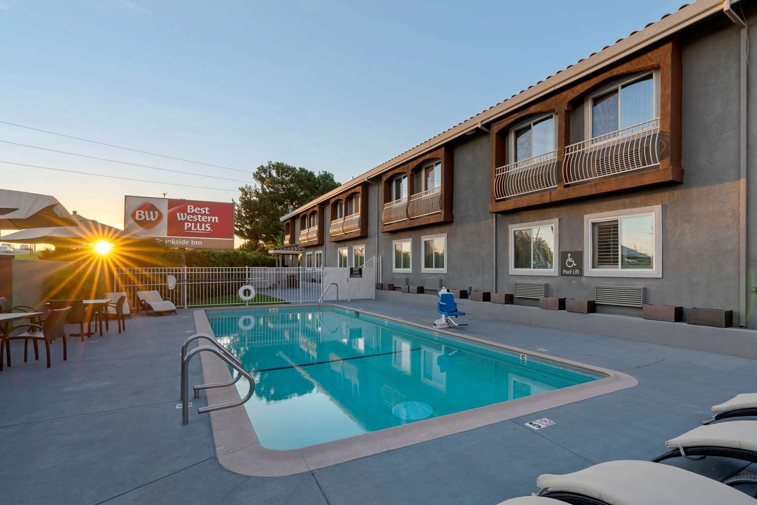 Best Western Plus Brookside Inn 59/62