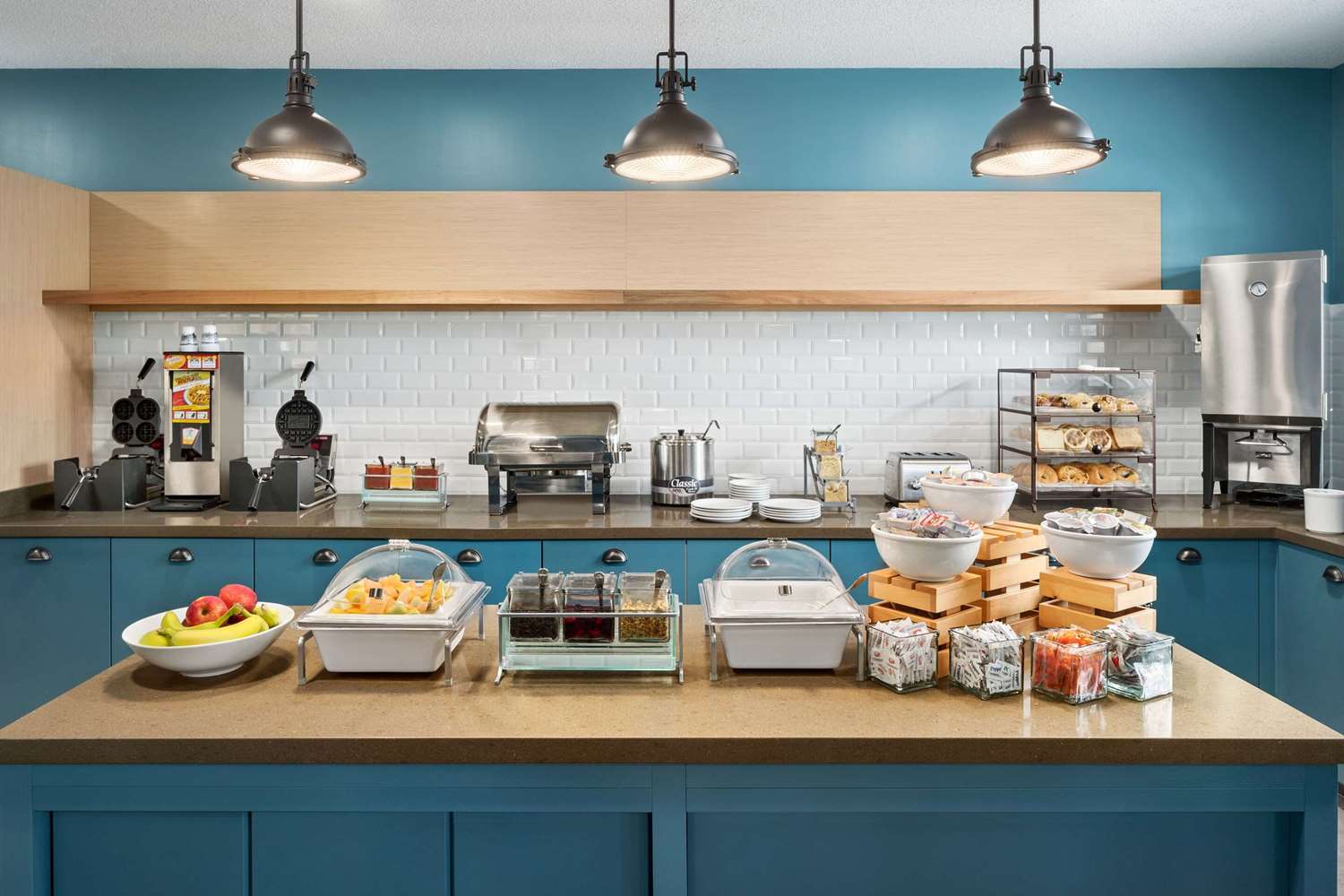 Country Inn & Suites by Radisson, Novi, MI 20/26