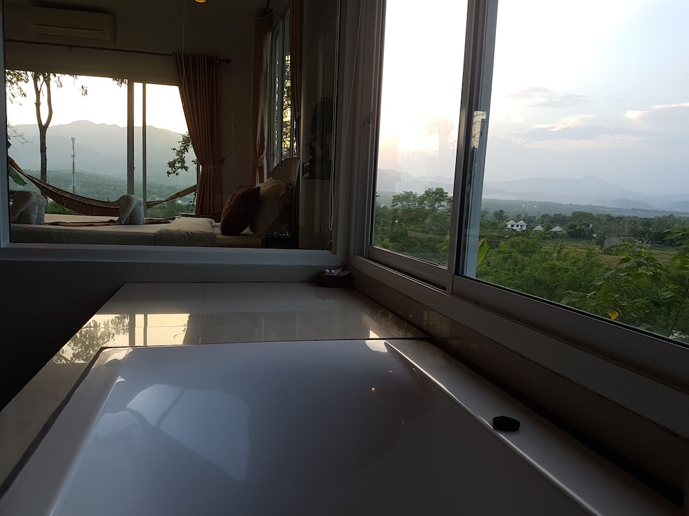 Chang Pai Hill - Adults Only 23/50