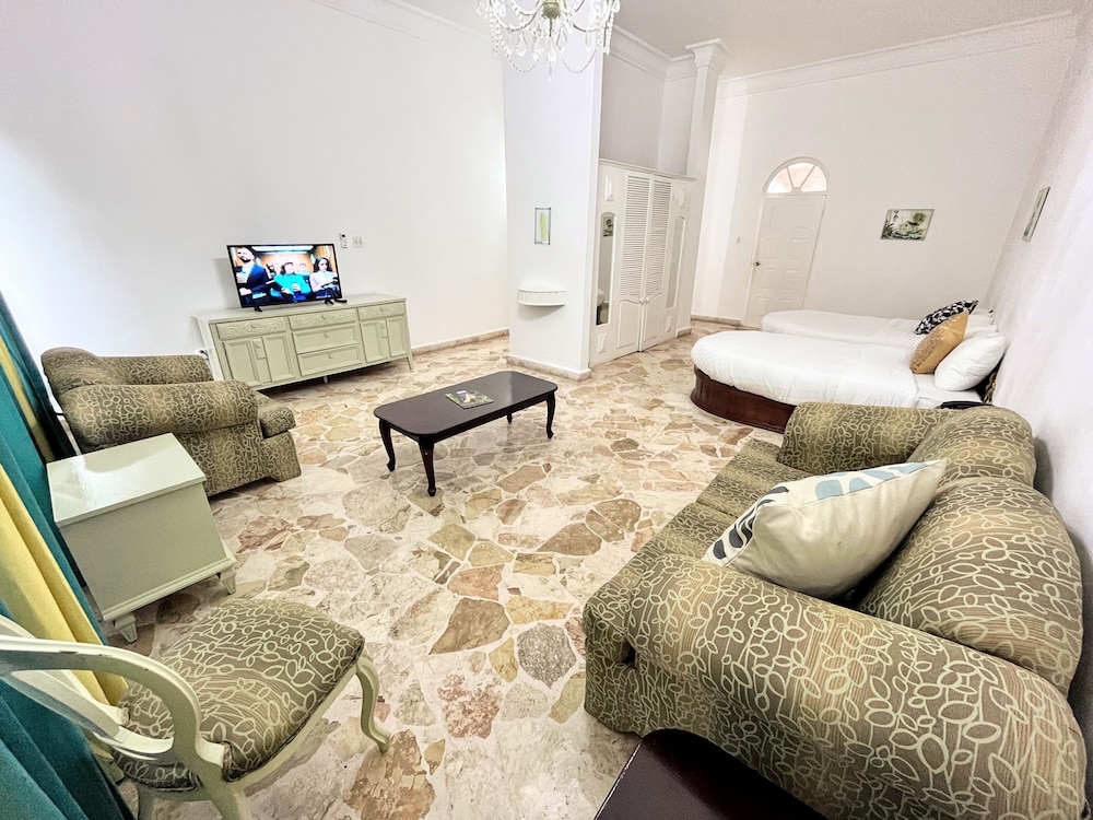 Jamaica Palace Hotel 47/66
