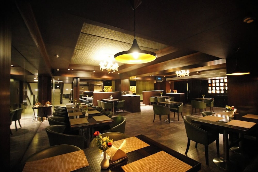 Hotel The Golden Oak 23/36