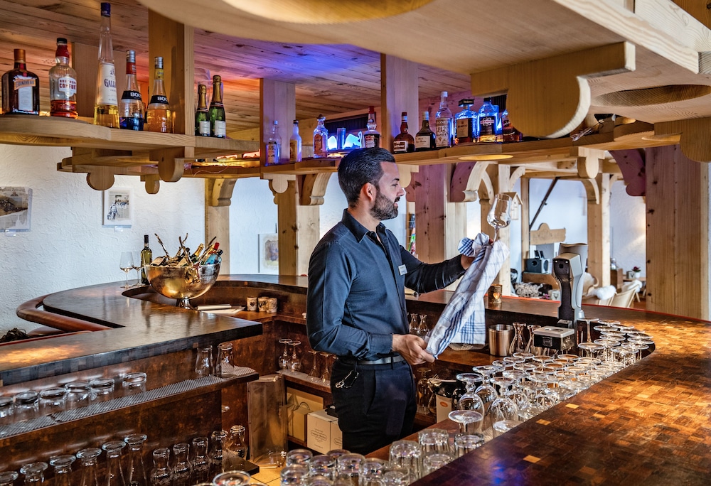 Alpine Hotel Wengen 37/59