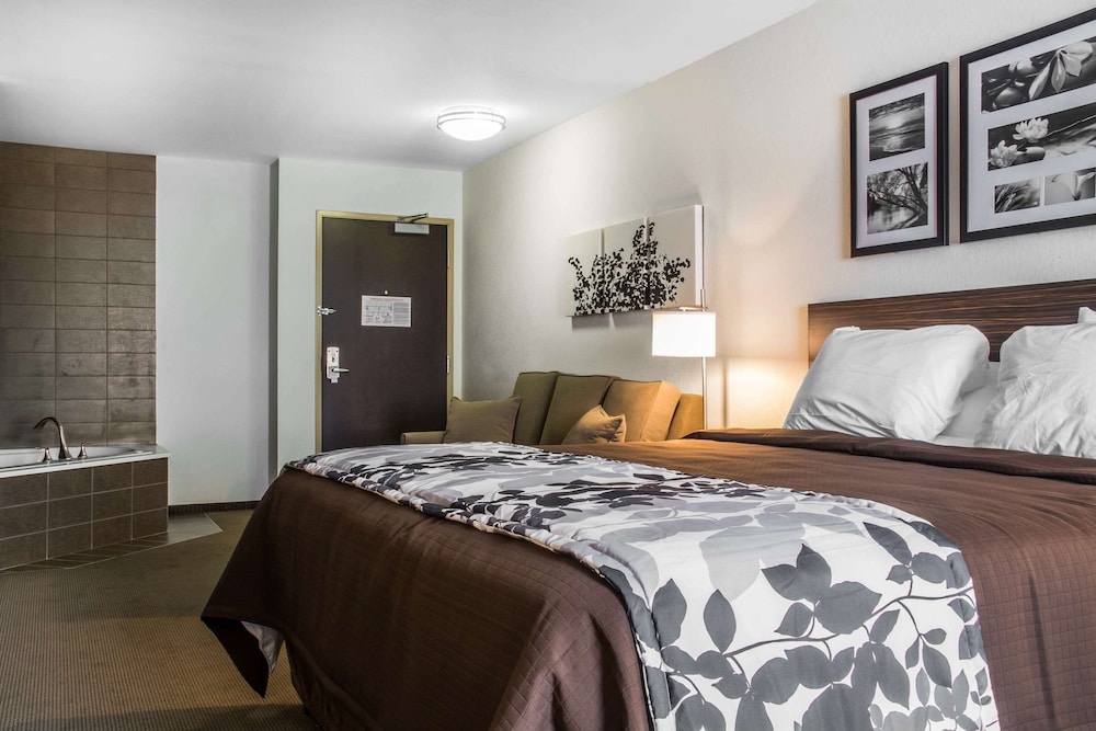 Sleep Inn & Suites Syracuse Airport 12/40