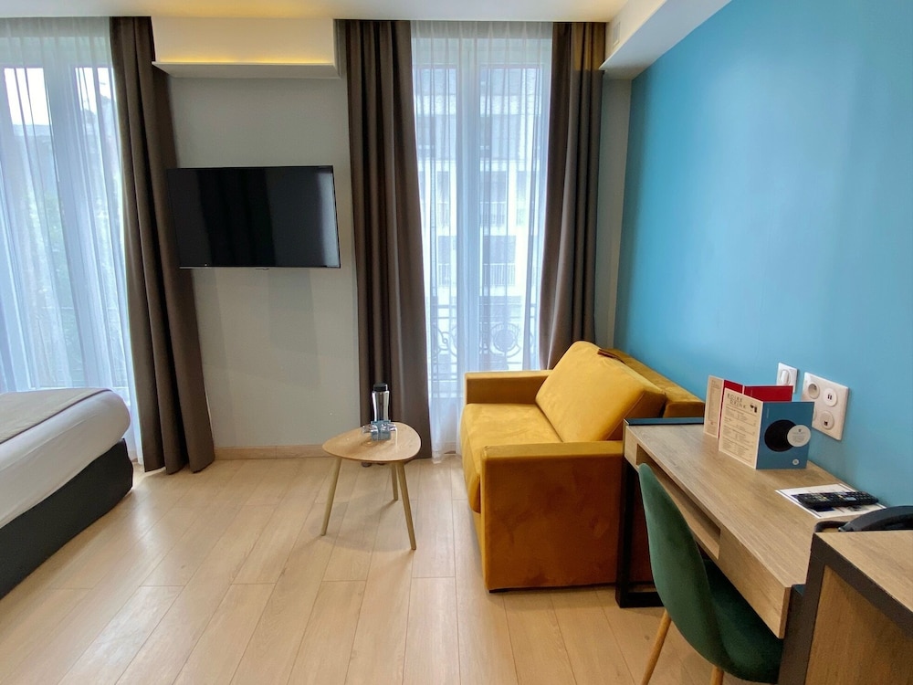 Grand Hotel Clichy 43/61