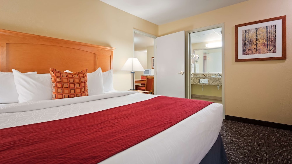 Sleep Inn & Suites near Spirit Mountain 14/49