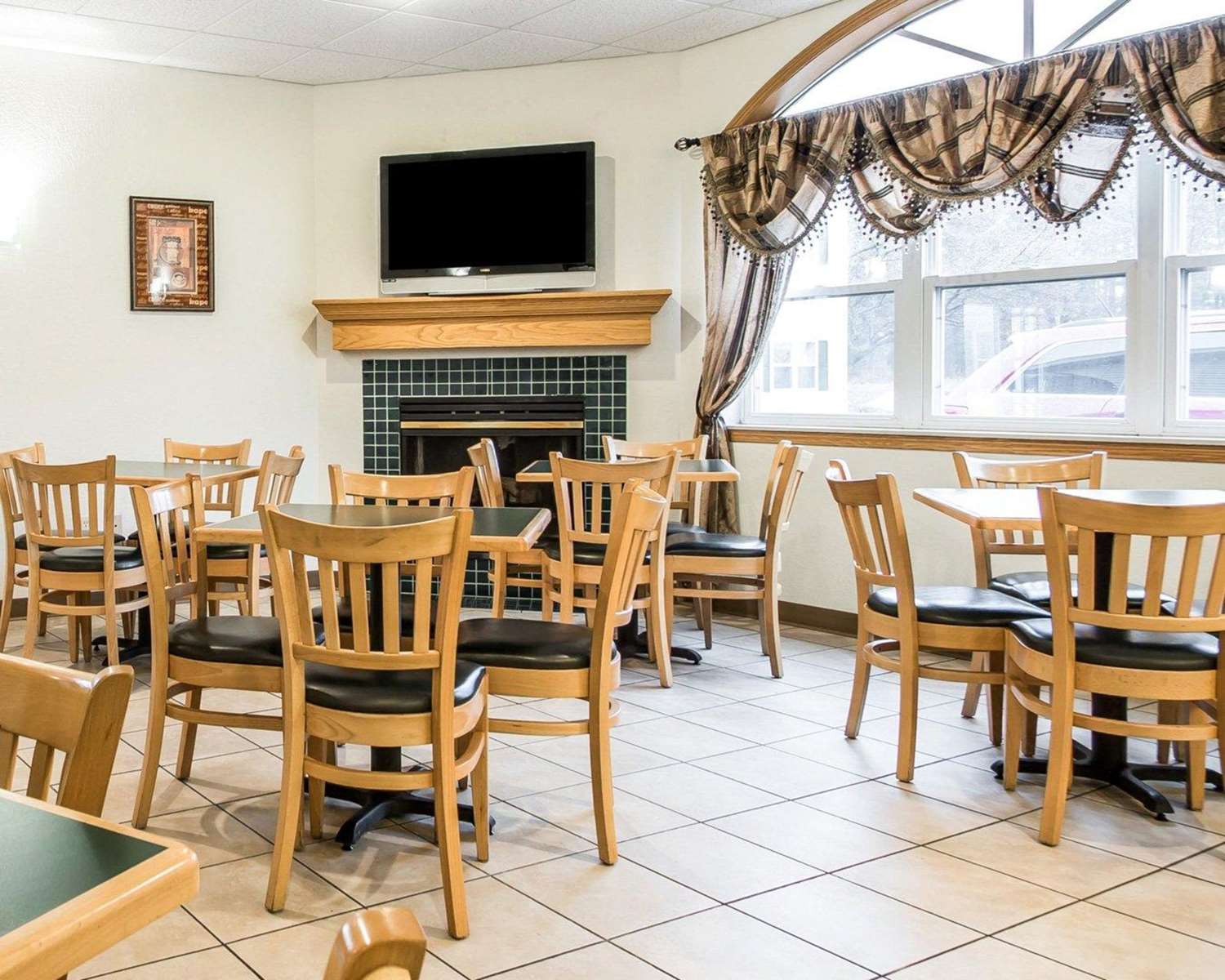 Quality Inn Mauston I-90 27/31