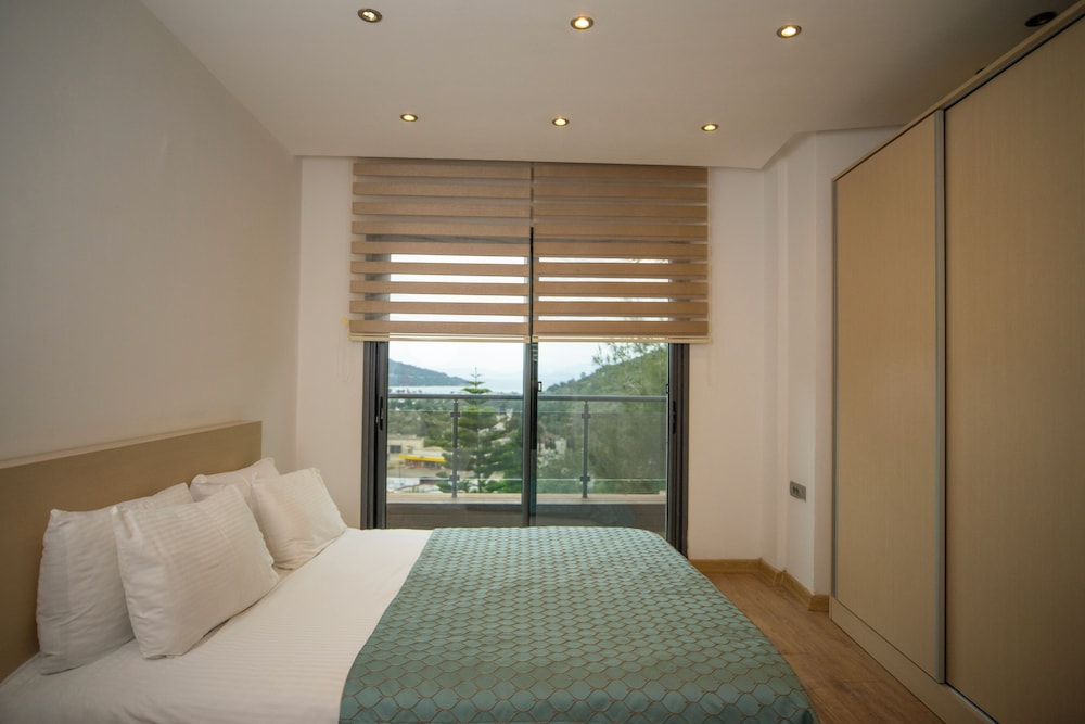 Alya Sierra Bodrum 22/60
