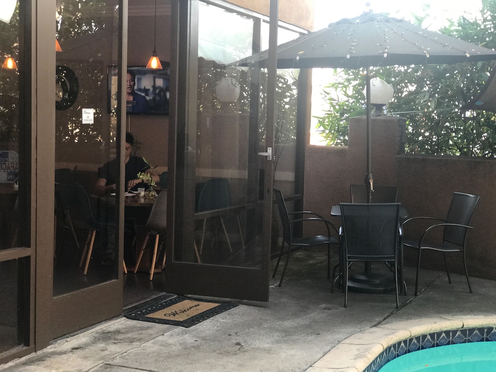 restaurant cafeteria