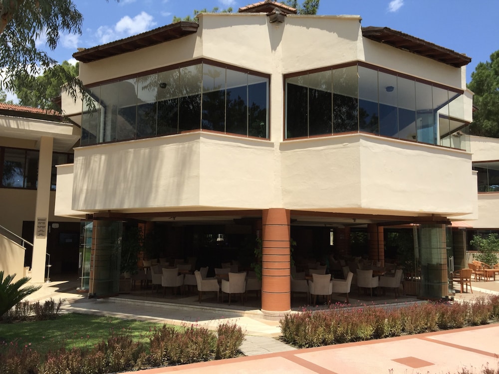 Champion Holiday Village All Inclusive 3/50
