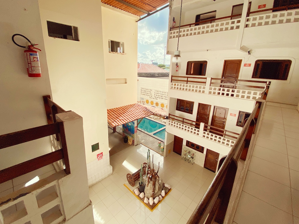 HOTEL 5 SOIS 8/50
