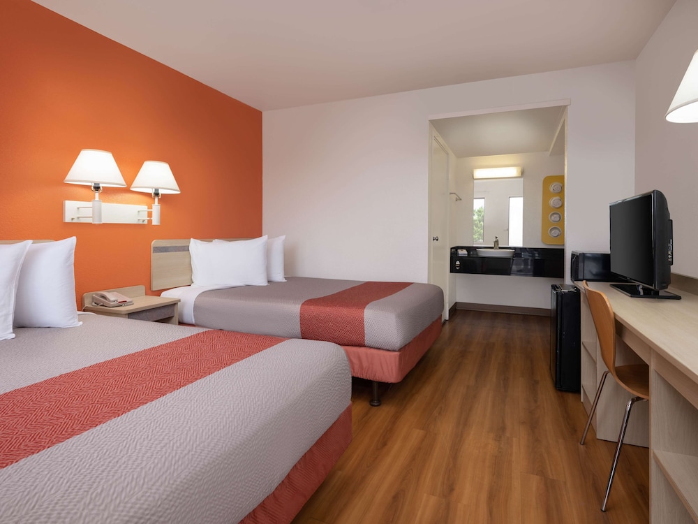 Motel6 Santa Maria, CA - North 21/43