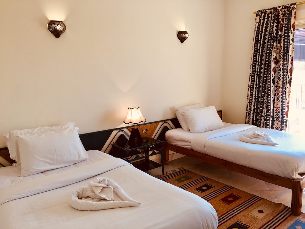 Memnon Hotel Luxor 10/50