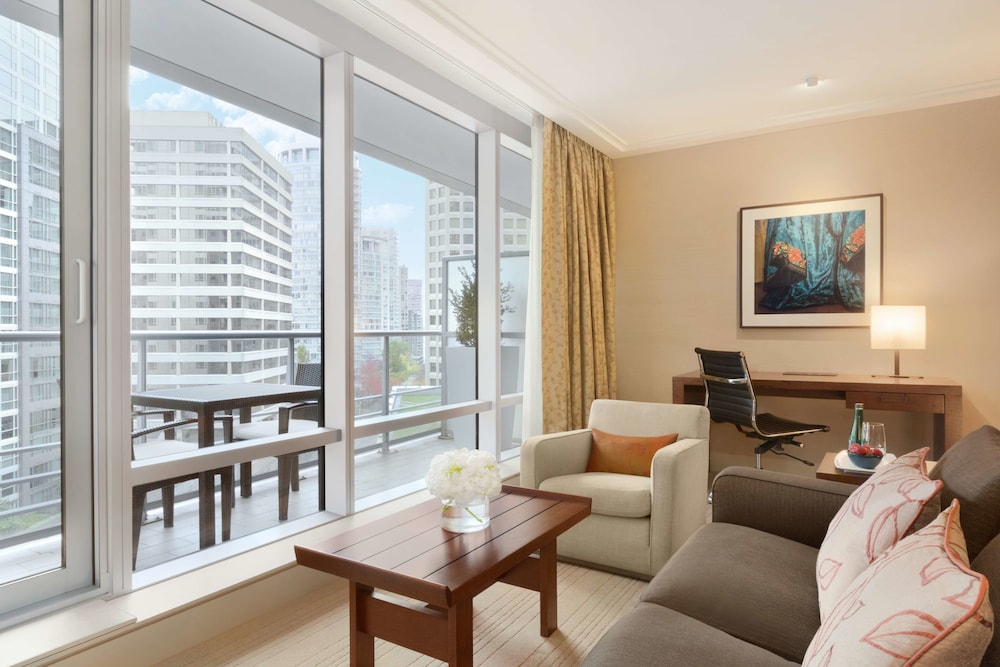 Hyatt Vancouver Downtown Alberni 44/63
