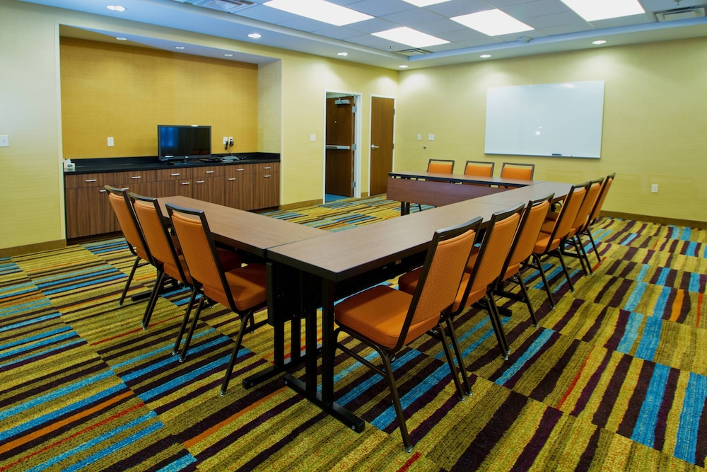 Fairfield Inn Suites St Louis West Wentzville 15/17