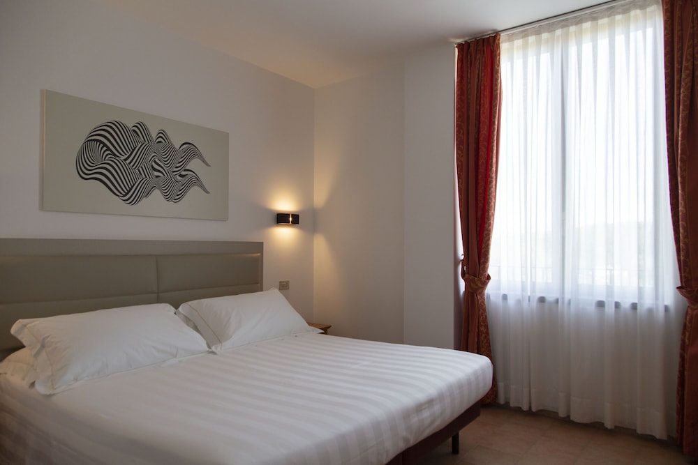 VILLA PARADISO VILLAGE 24/73
