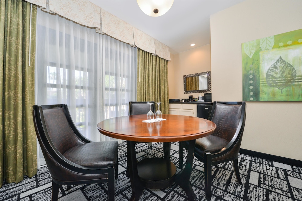 Best Western Plus Meridian Inn & Suites, Anaheim-Orange 27/31