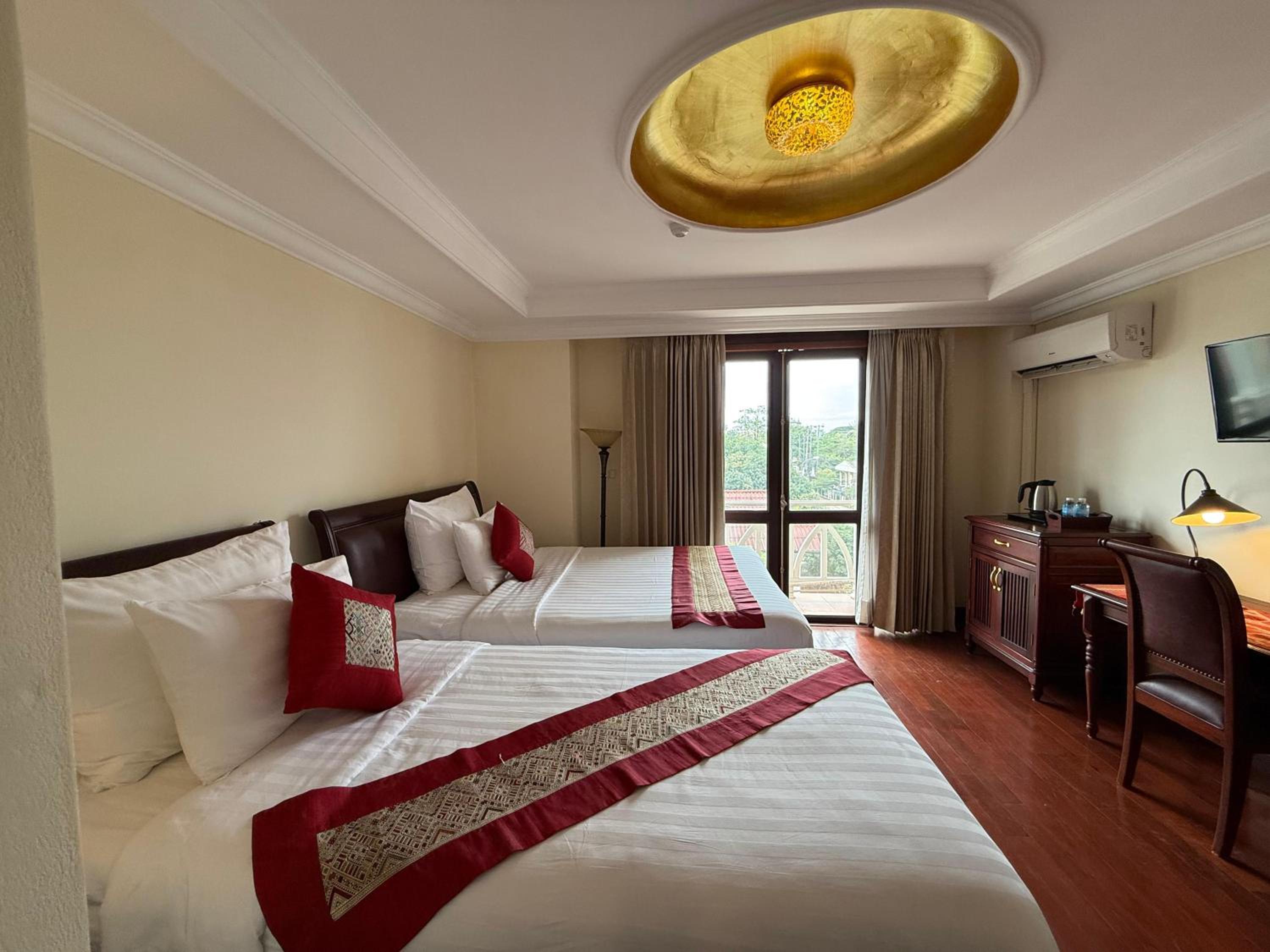 Executive, Suite, with View