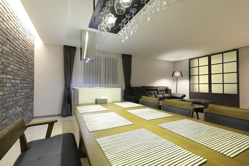 Suwon Saint Hotel 24/50