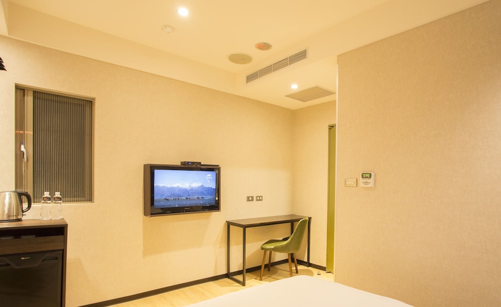 Just Live Inn Taipei Station 37/39