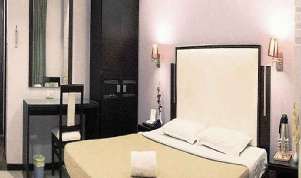 Hotel Simran Heritage Pvt. Ltd. 15/55
