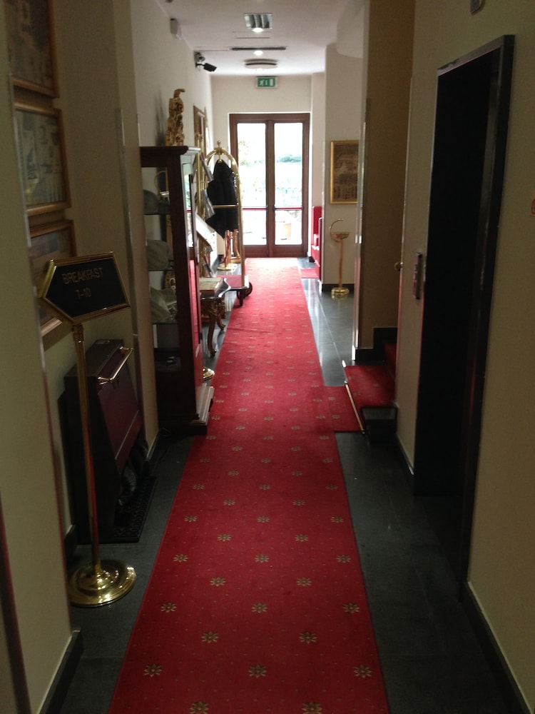 Hotel Villa Savoia 10/16