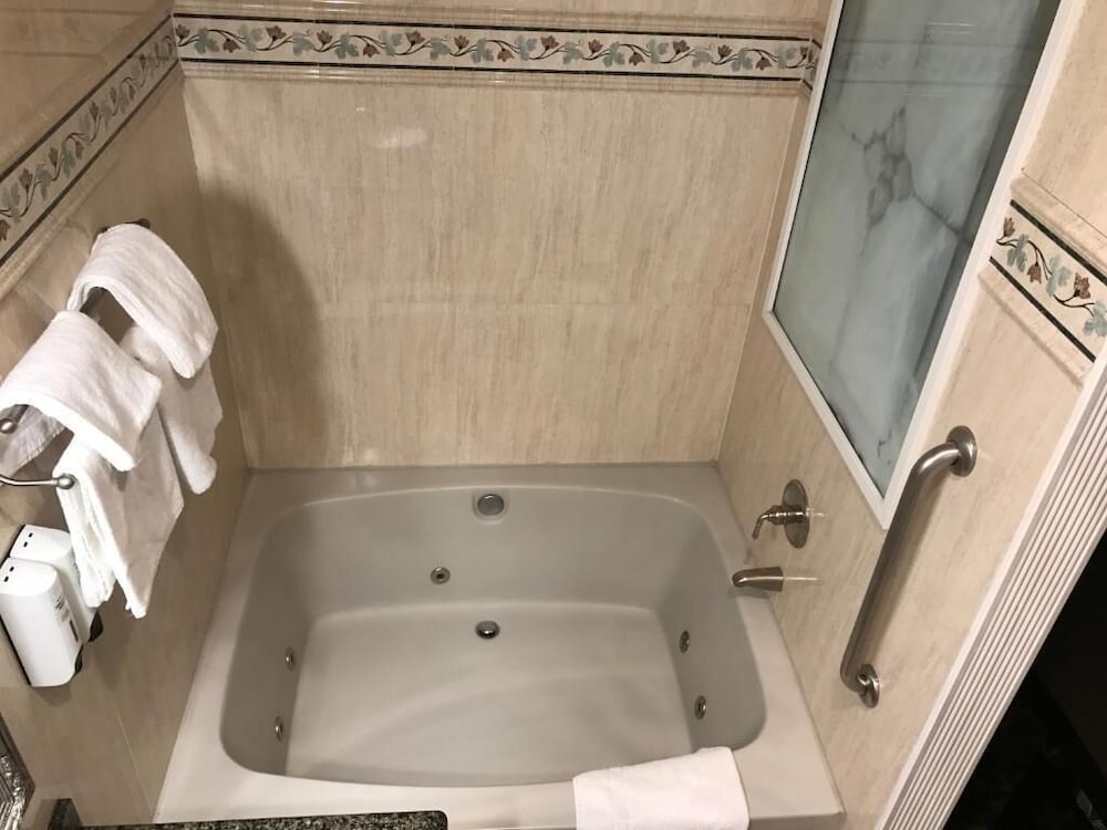 Castaic Inn Near Six Flags Magic Mountain 34/43