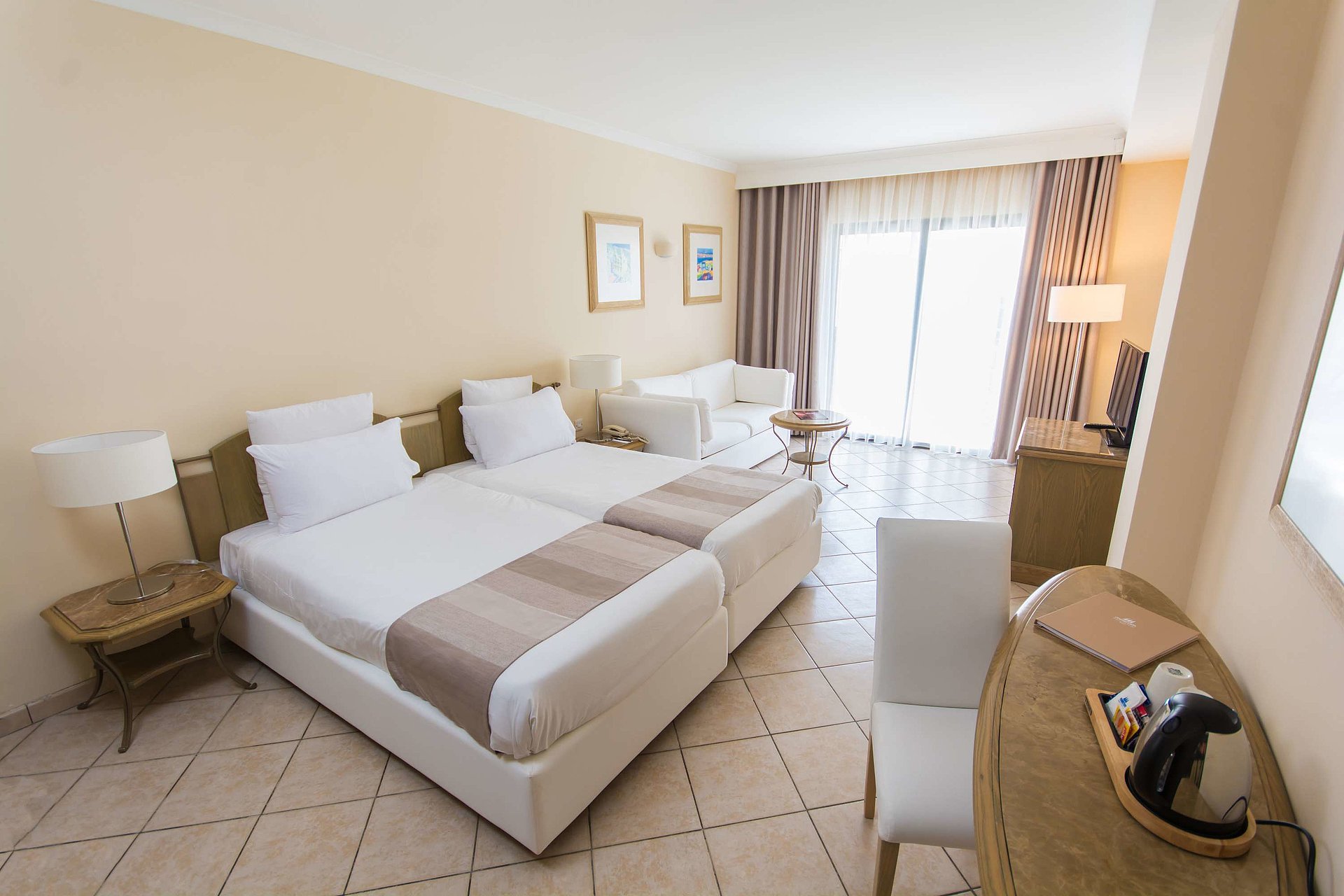 Junior Suite, Deluxe, Garden View