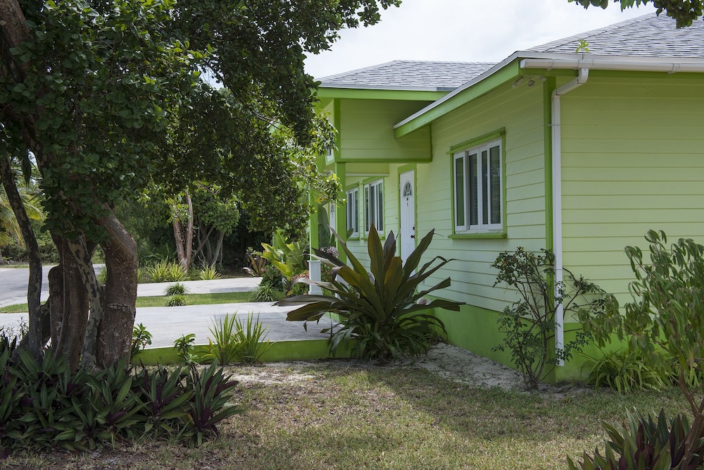 Sir Charles Guest House 25/34
