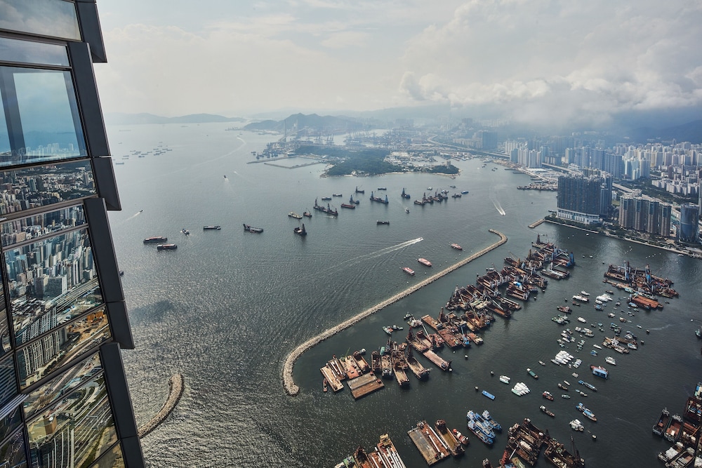The Ritz Carlton Hong Kong 31/35
