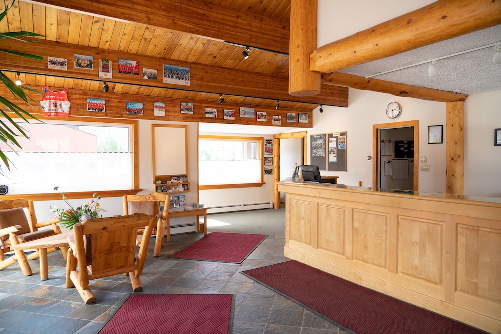 Canmore Rocky Mountain Ski Lodge 22/118