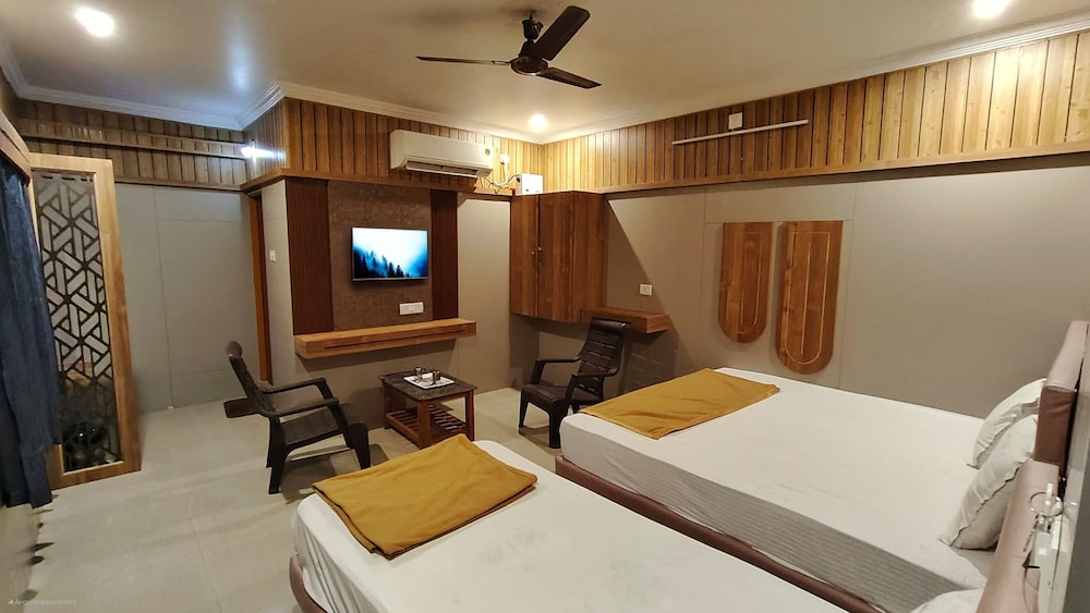 Hotel Govind Heights 20/40