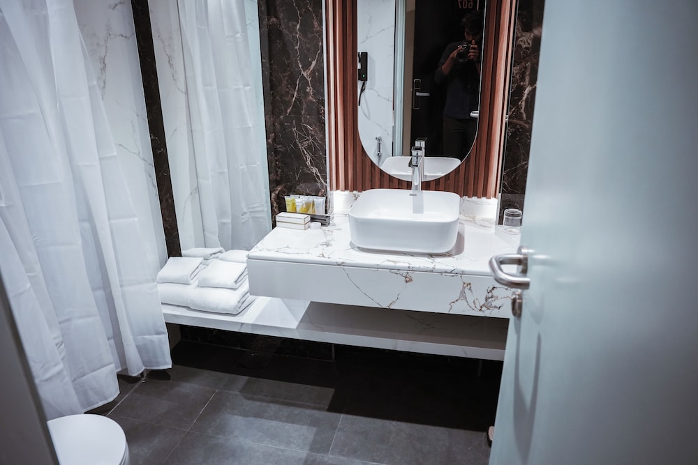 Al Mansour Plaza Hotel - Doha 50/50