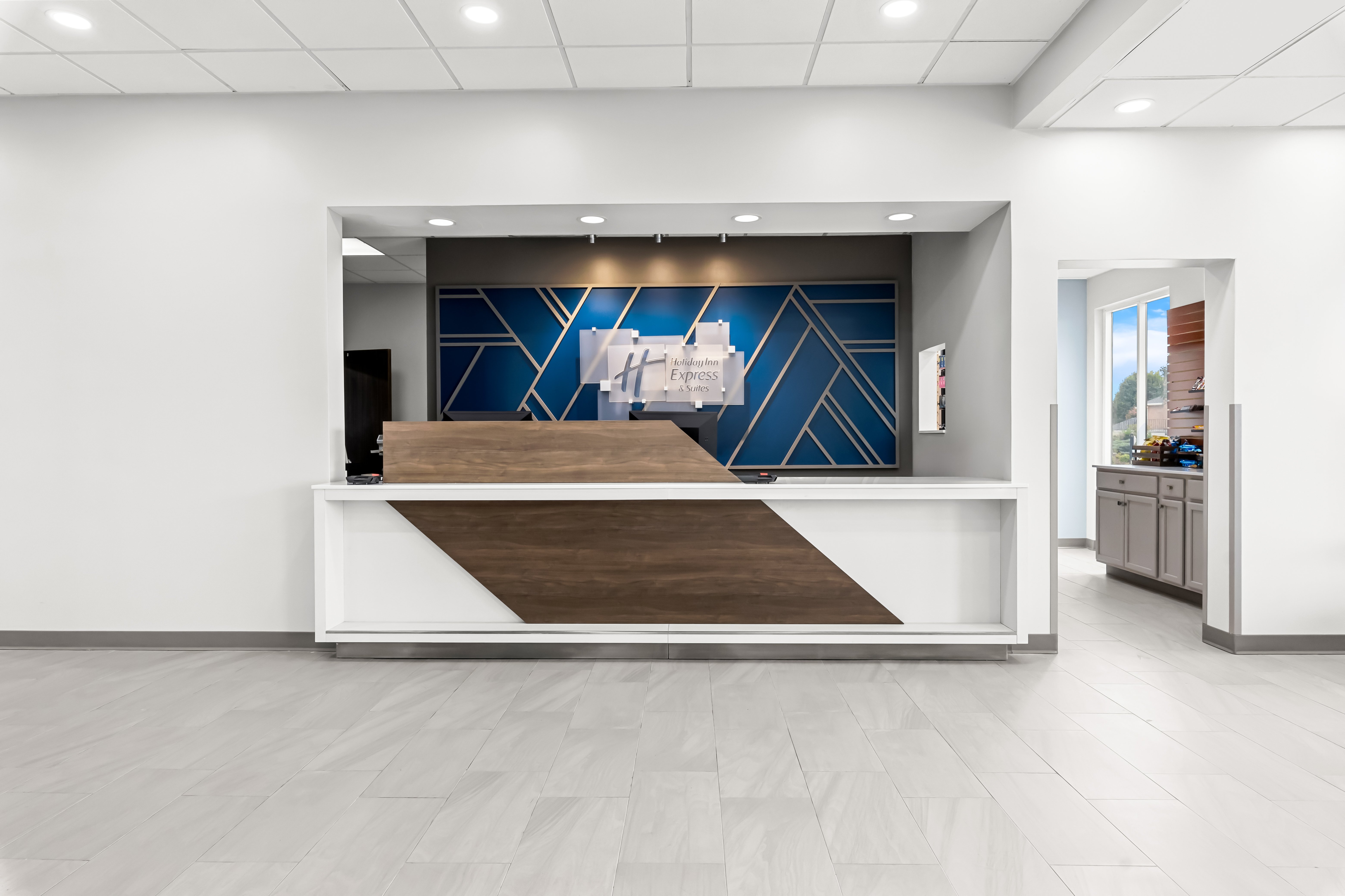 Holiday Inn Express Nashville-Hendersonville 3/41