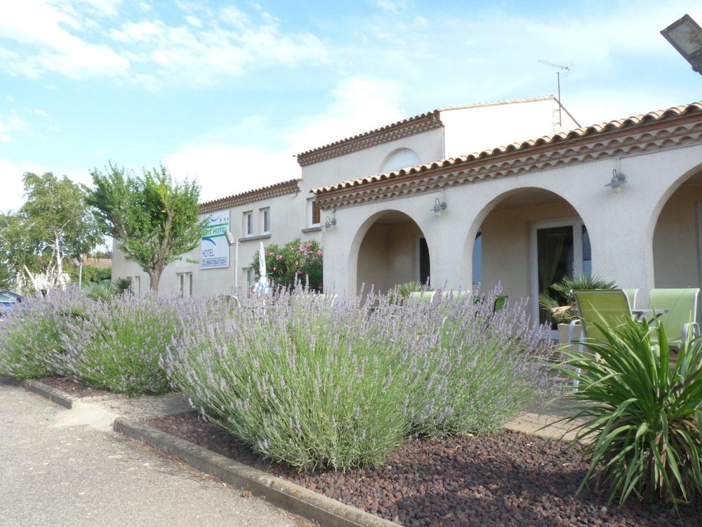 Brit Hotel Bosquet 47/50