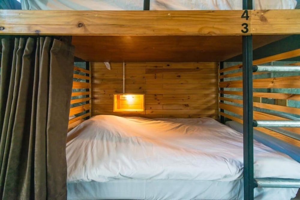 Chillhub Hostel 5/24