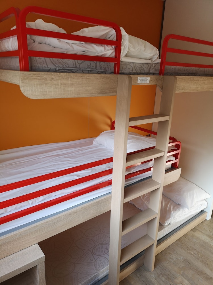 hotelF1 Nemours 42/50