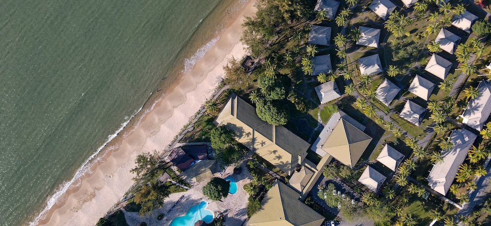 DAMAI BEACH RESORT 59/63