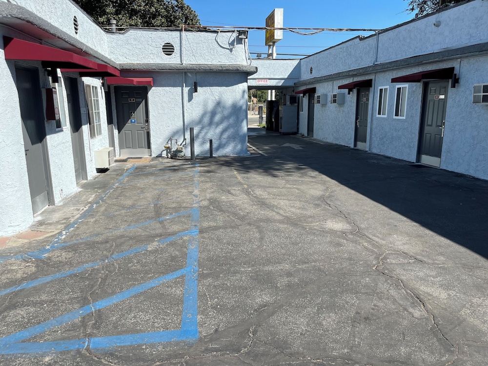 Griffith Park Motel - LA Hollywood Area 11/23
