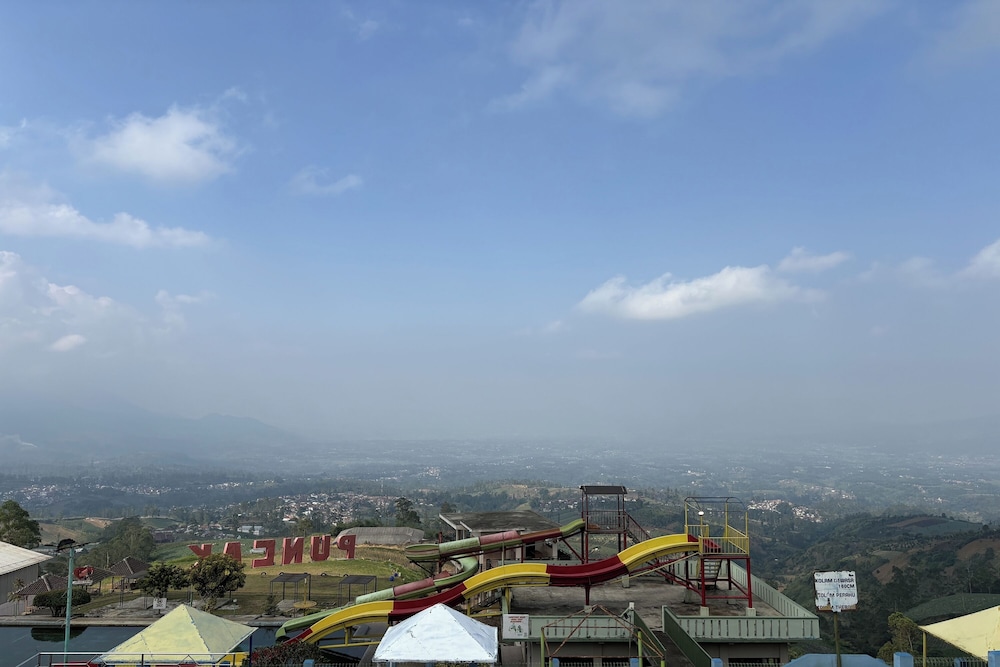 Puncak Darajat Highland by Zuzu 41/50