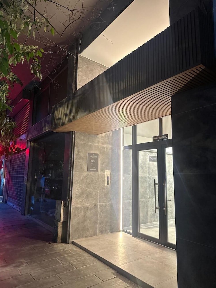 Ototo Luxury Living 6/50