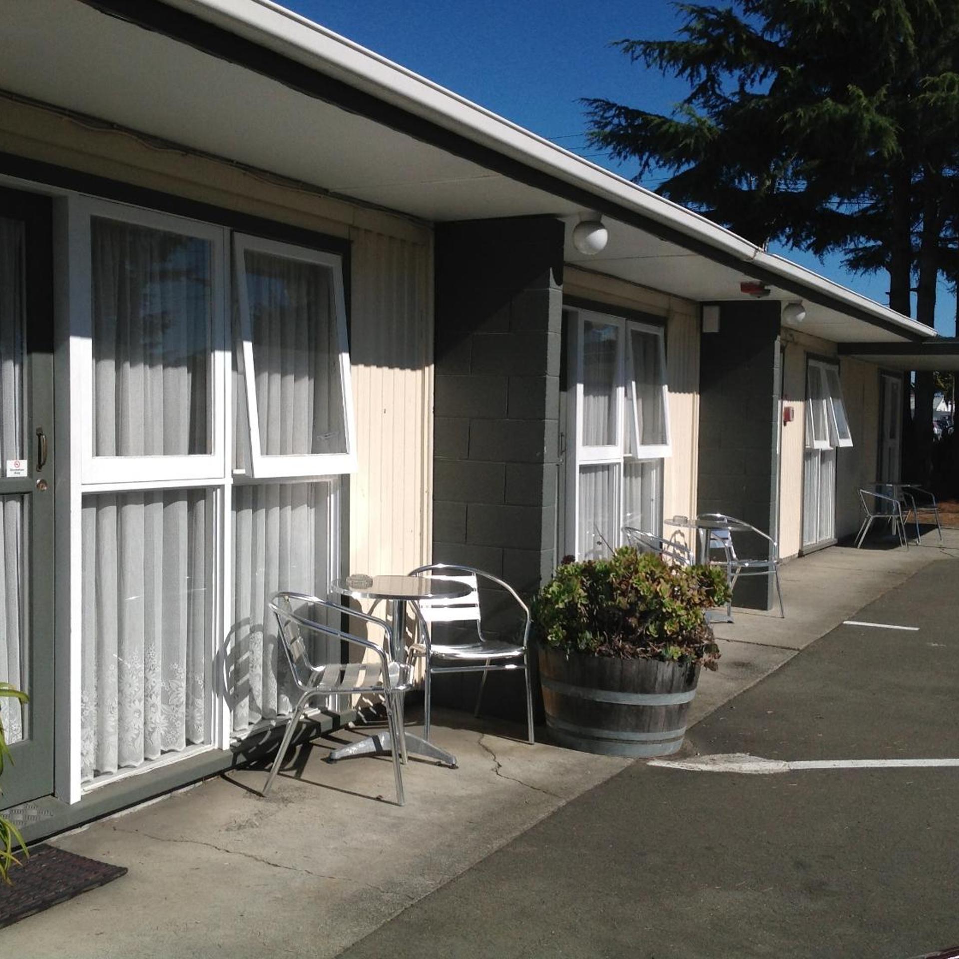 Camberley Court Motel 2/26