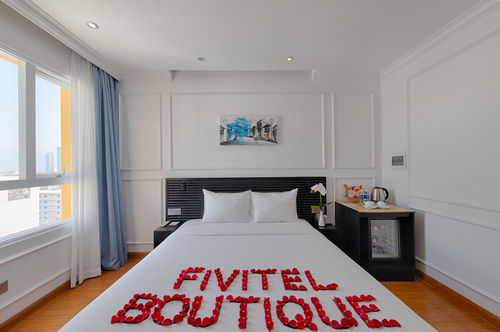 SUPERIOR, DOUBLE BED, CITY VIEW