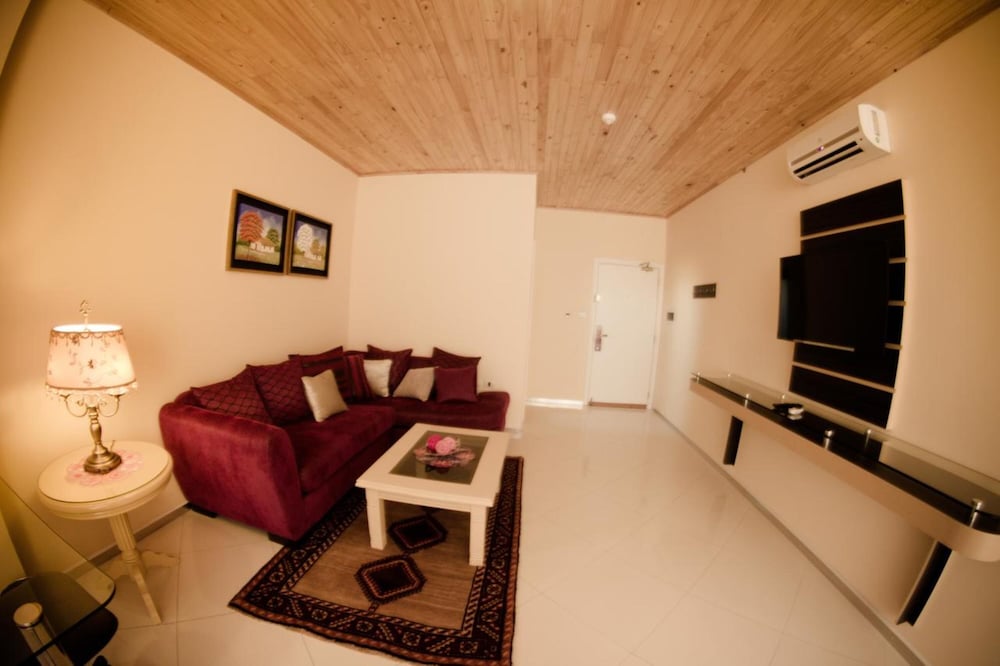 MARAMBAIA HOTEL 46/66