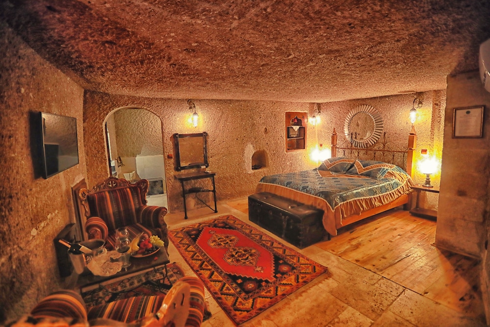 Traveller Apos S Cave Hotel 49/76