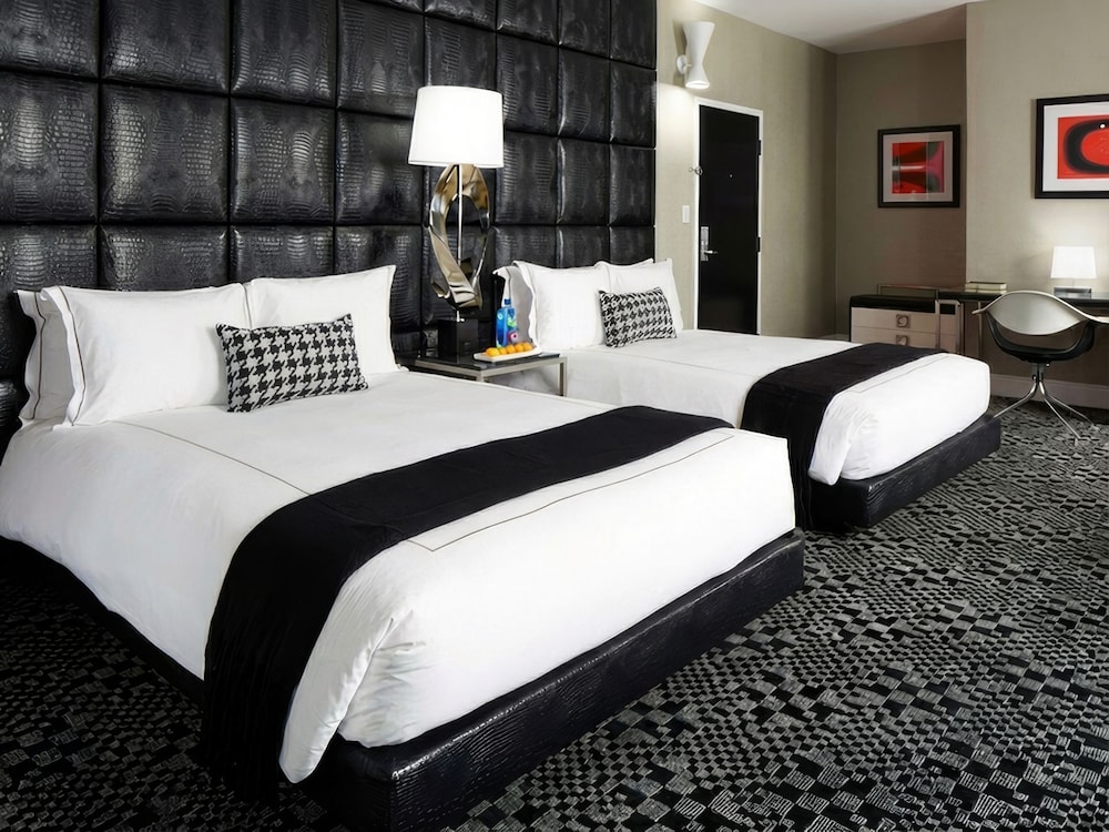 COMFORT, 2 DOUBLE BEDS